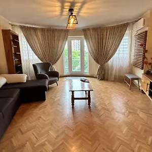https://apartment-palace-of-parliament.bucharesthotelsnow.com
